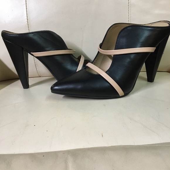 Chinese Laundry Shoes - Chinese Laundry EUC black and tan strap 4 inch heel mules size 8